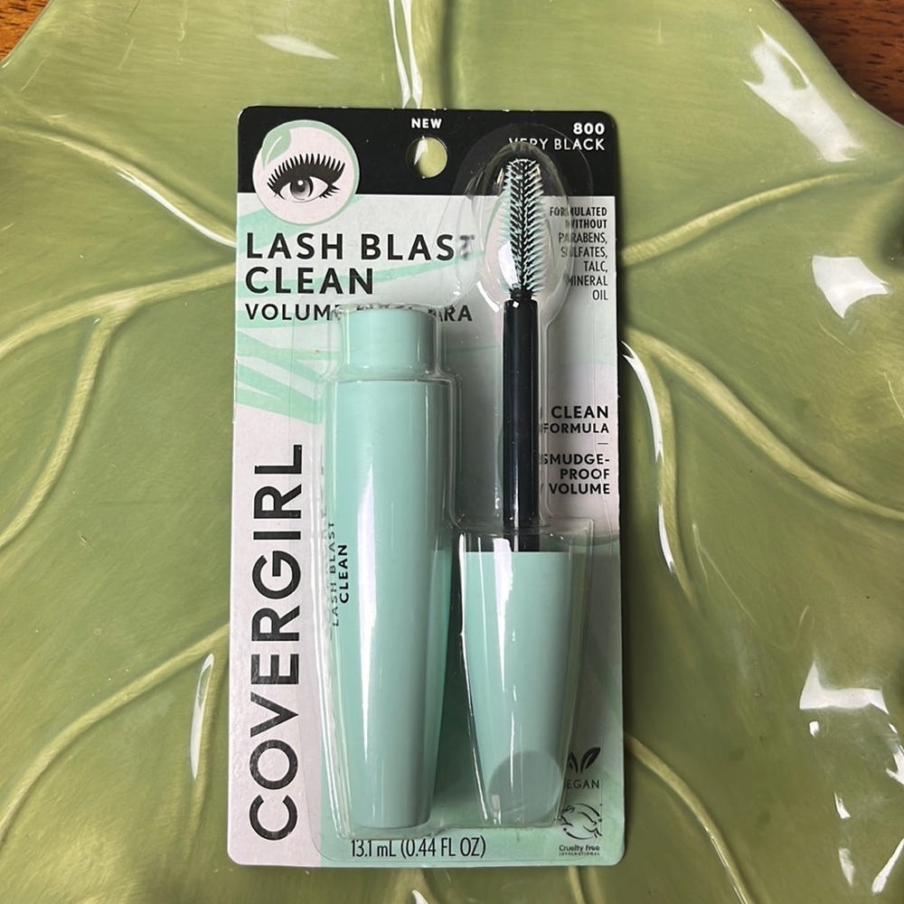 CoverGirl Lash Blast Clean Volume Mascara, Very Black 800 - 0.44 fl oz